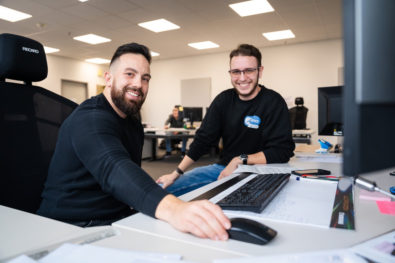 AR Trans Disposition-Team im Büro